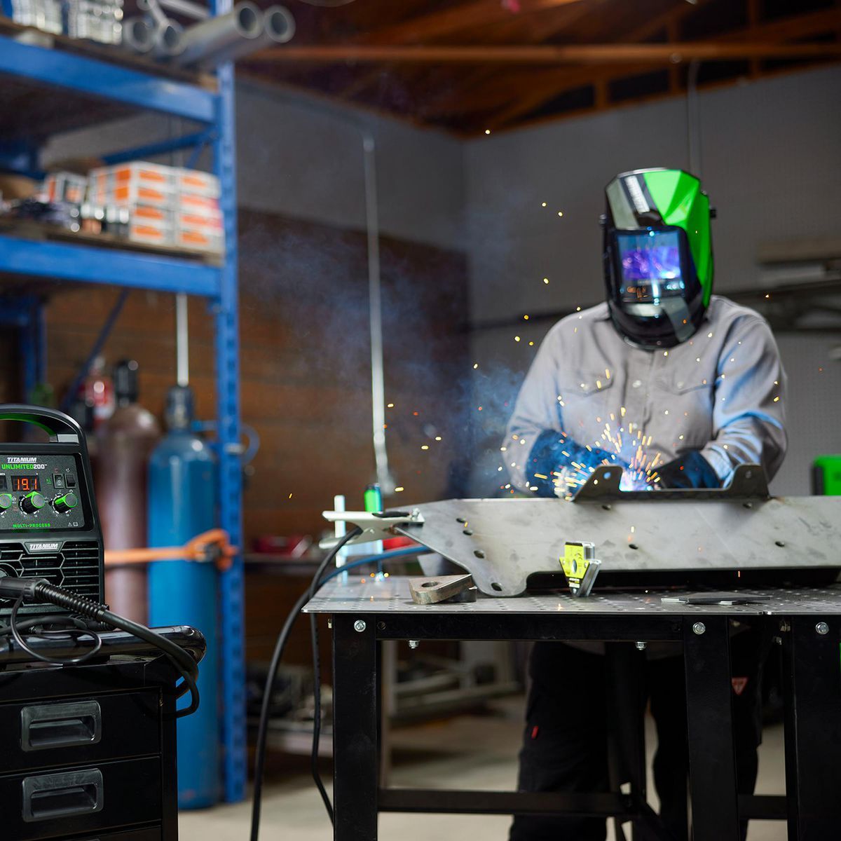 Auto-Darkening Welding Helmet T78315