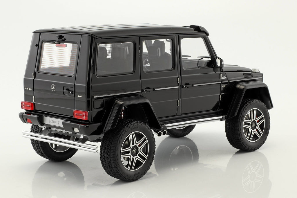 1/18 Gloss Black Model Car C829