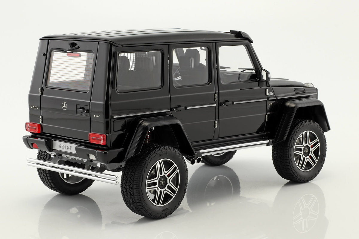 1/18 Gloss Black Model Car C829
