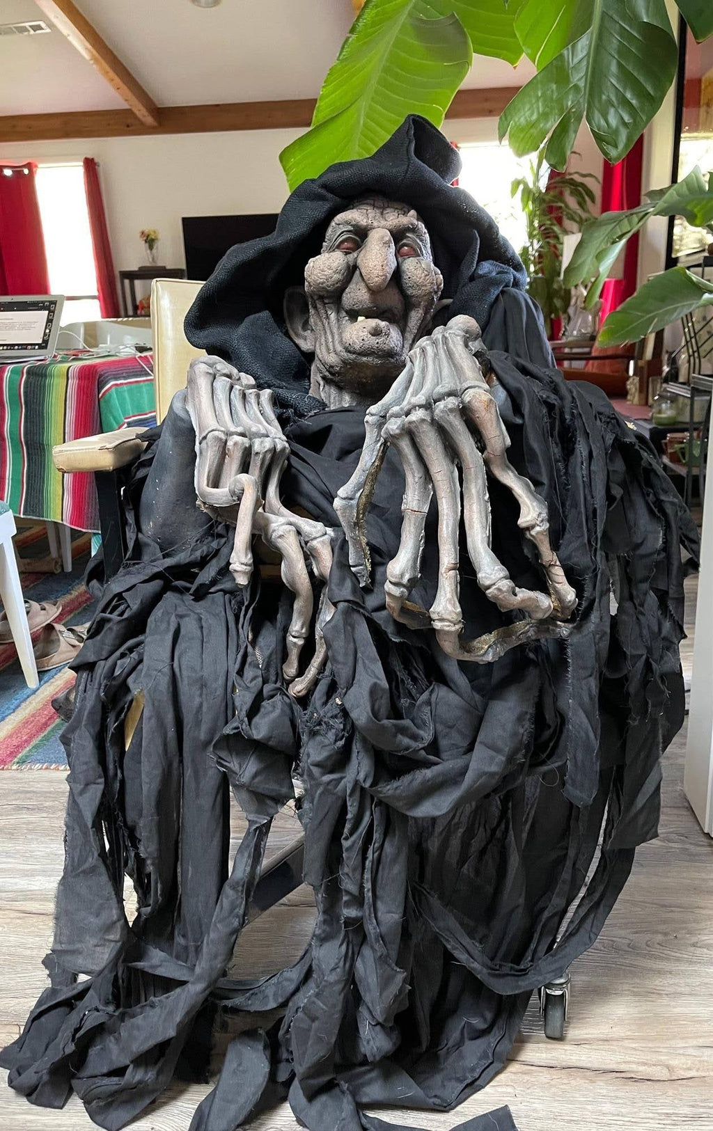 Sitting Witch Prop S987