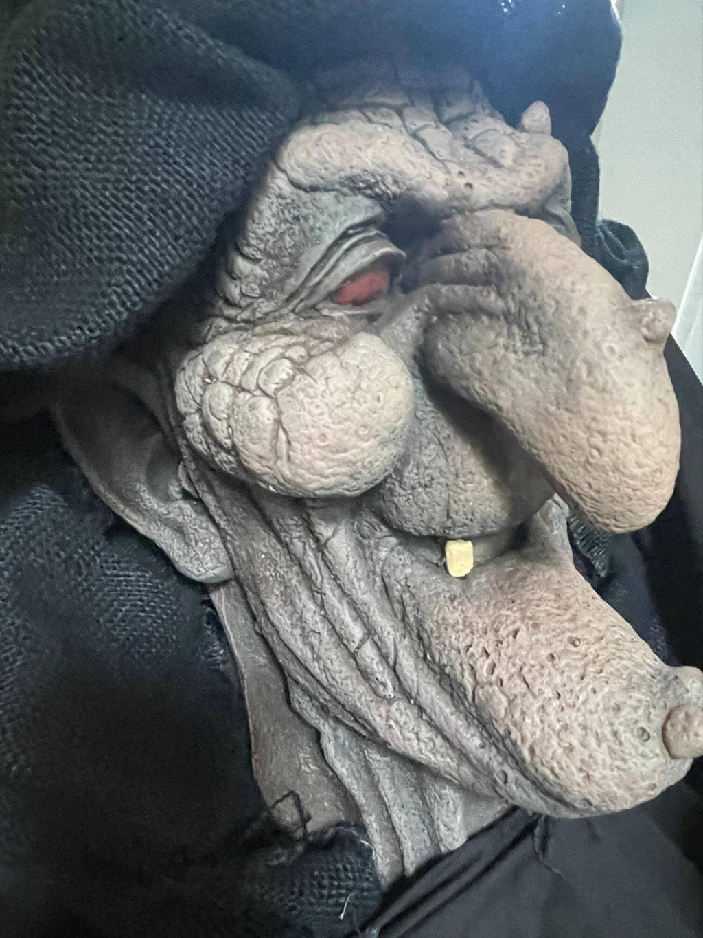 Sitting Witch Prop S987