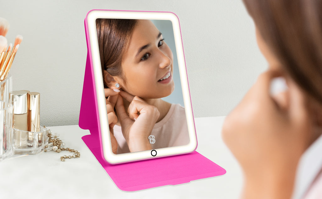 Barbie Travel Mirror with Light and Adjustable Stand V611