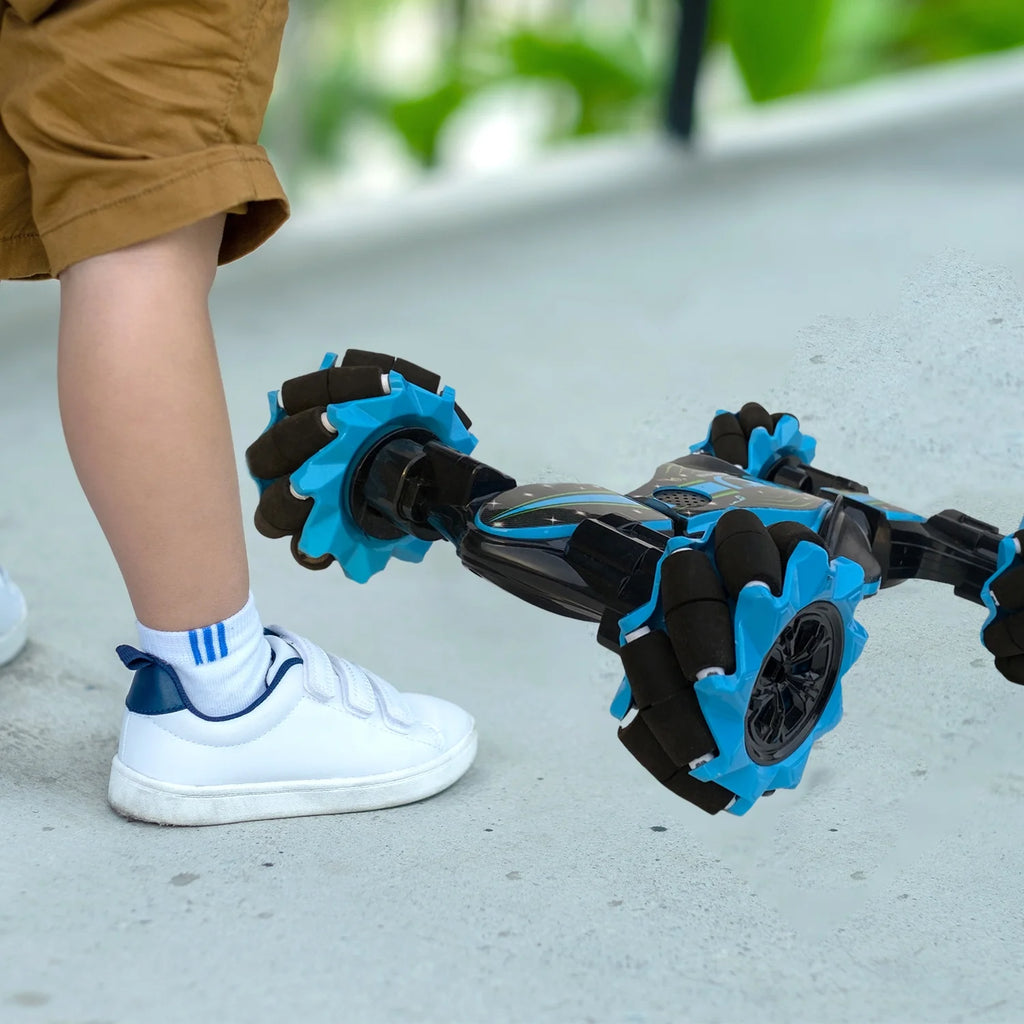 Blue 4WD 2.4Ghz Remote Control Stunt Car Toy J807680