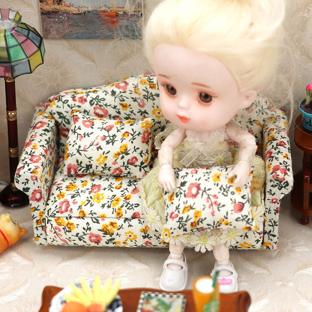 Miniature Dollhouse Couch with Pillow X1268