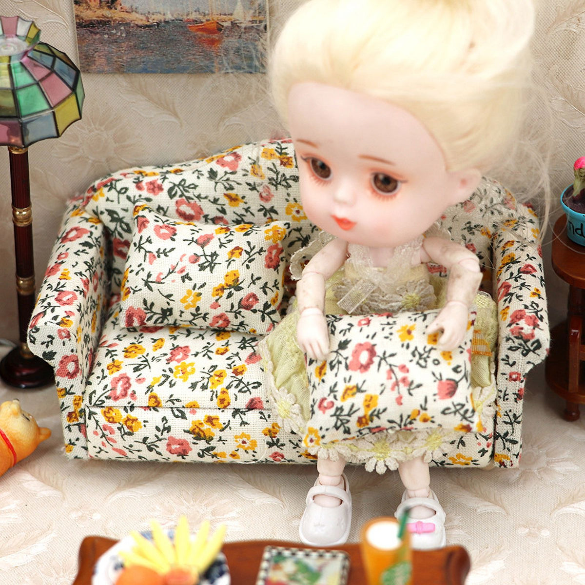 Miniature Dollhouse Couch with Pillow X1268