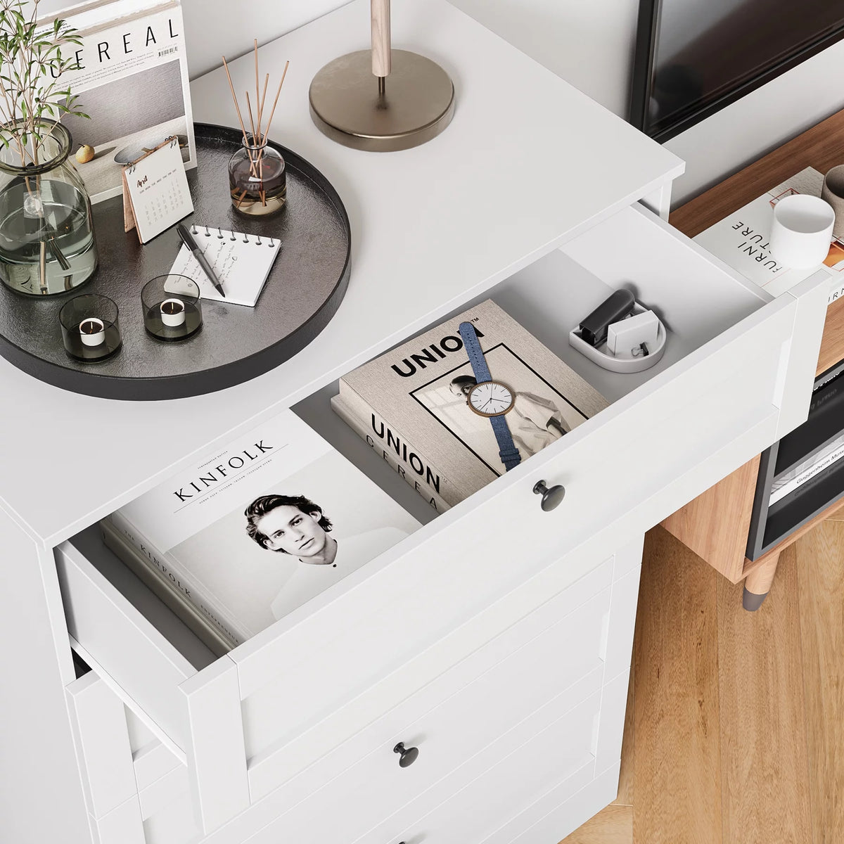 White 5 Drawer Wood Dresser F819