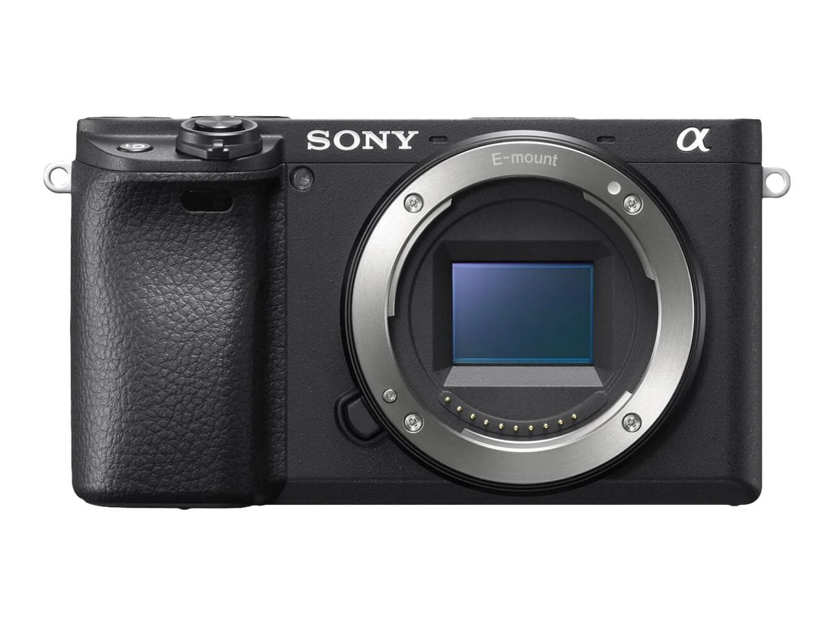 Black Mirrorless Digital Camera 24.2 MP APS-C 4K with 18-135mm Lens U8986