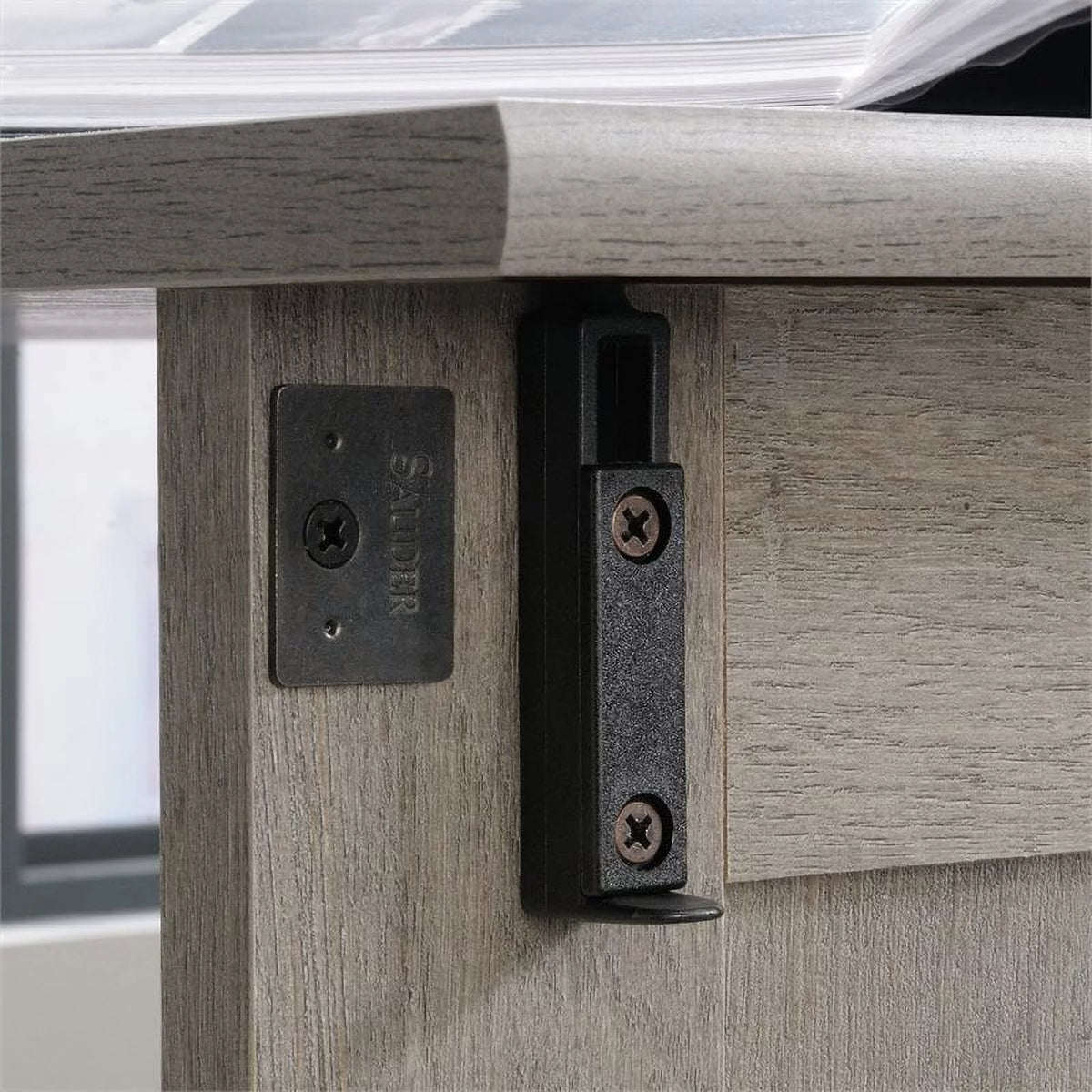 Contemporary Engineered Wood Sewing Craft Table in Oak Y2703