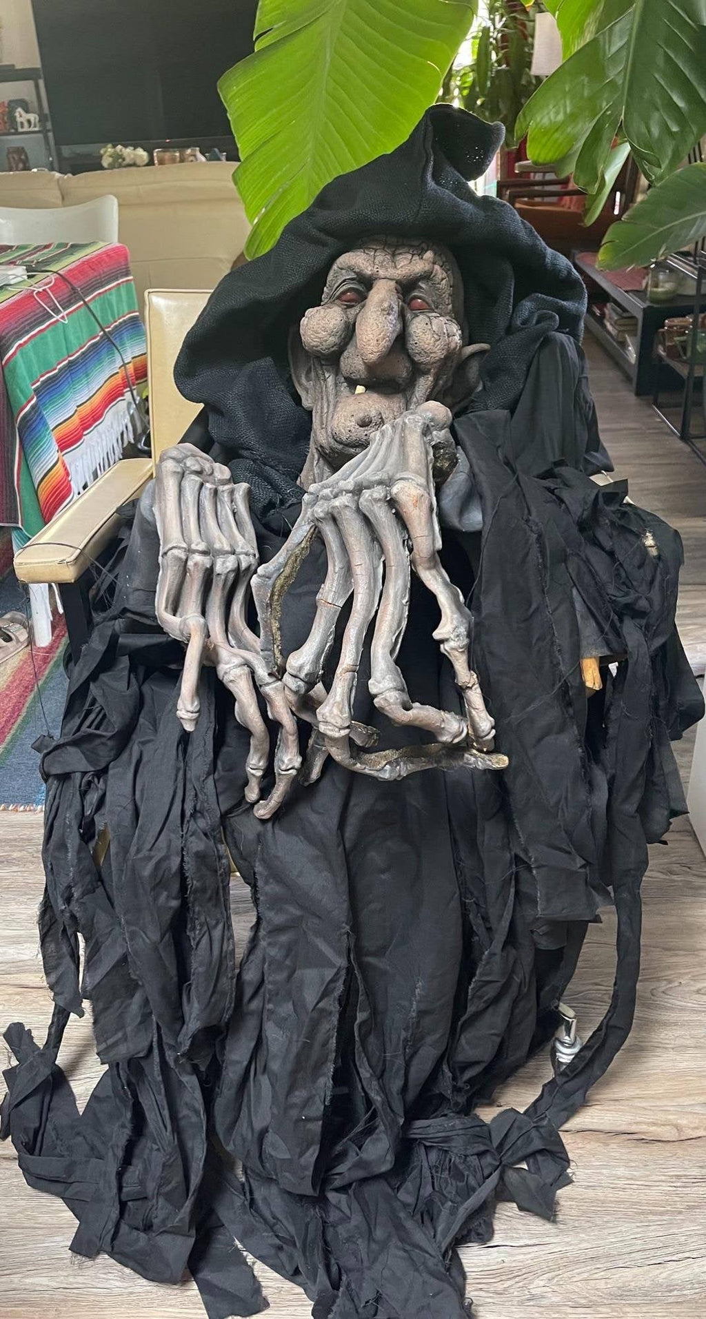 Sitting Witch Prop S987