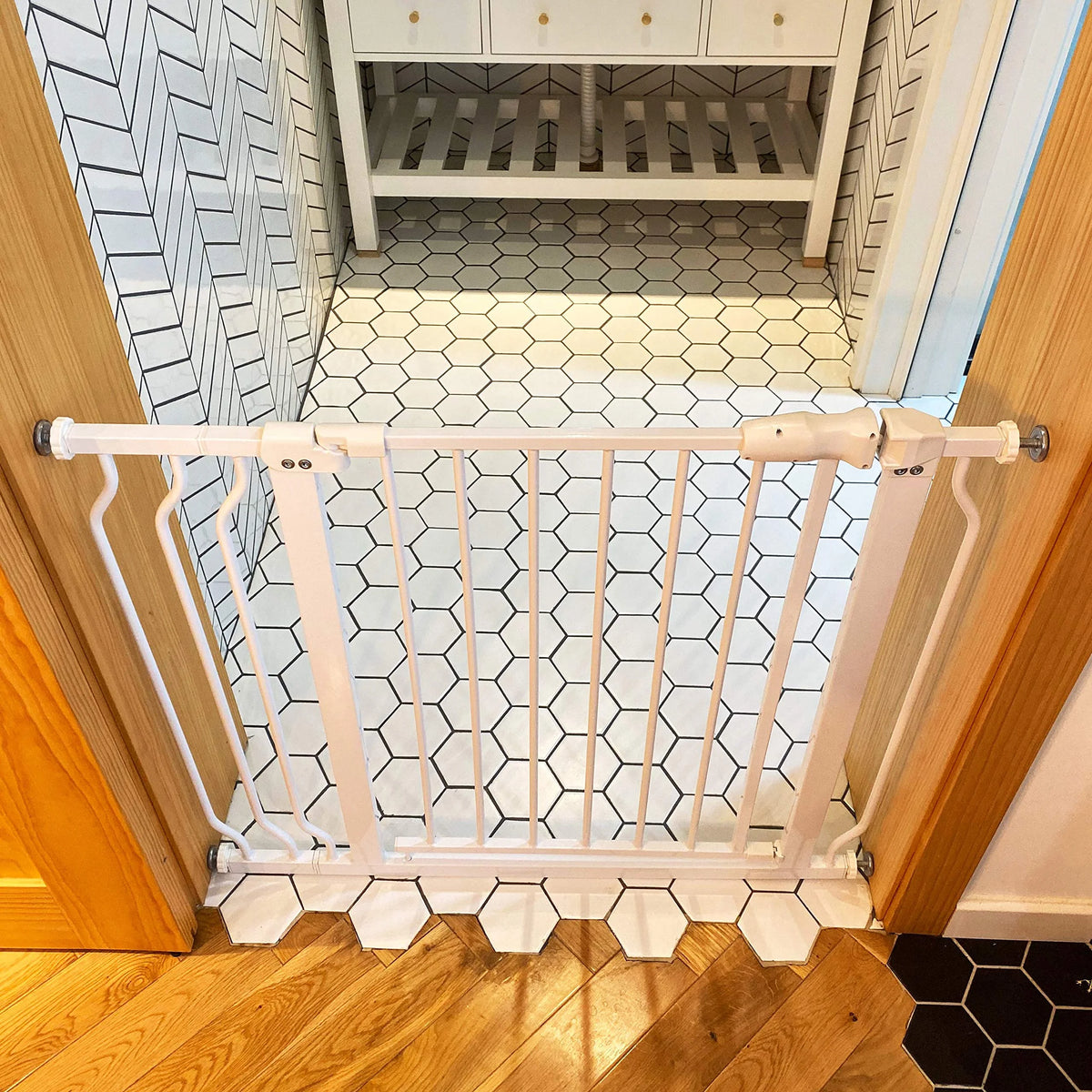 White Safety Gate S37369